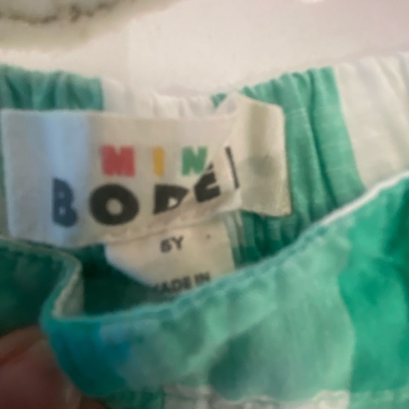 Mini Boden pleated pull on shorts - Picture 2 of 2